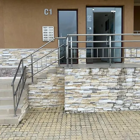 شقة فندقية First Line At ابزور