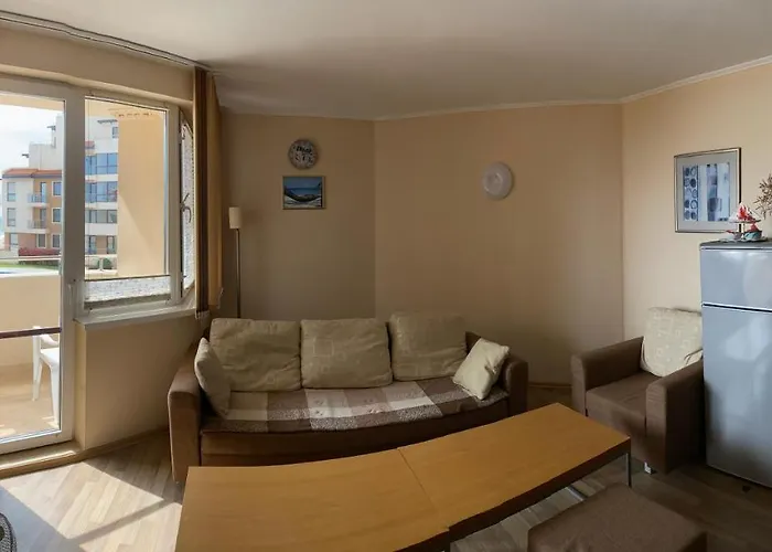 First Line At Aparthotel Obzor