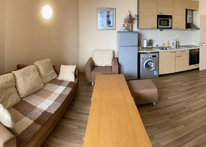 First Line At Aparthotel Obzor